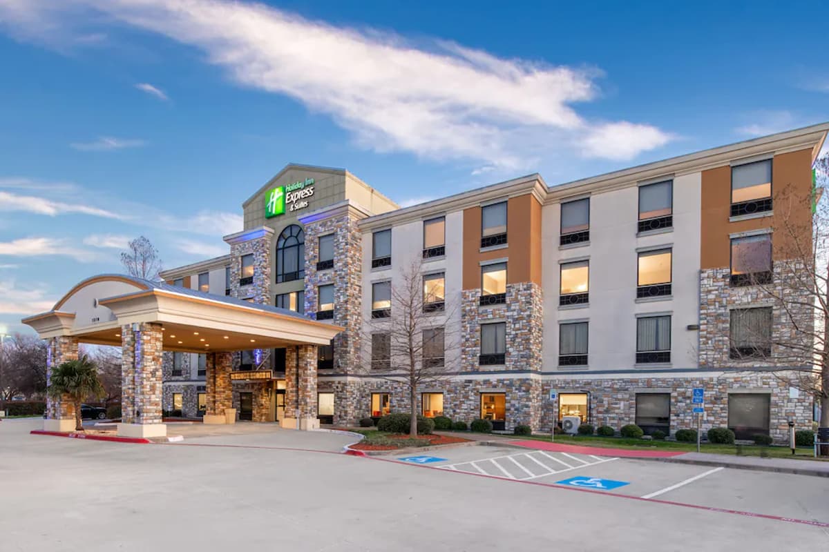 Hodges Ward Elliott Brokers Sale of Avatar Hotel Group Portfolio