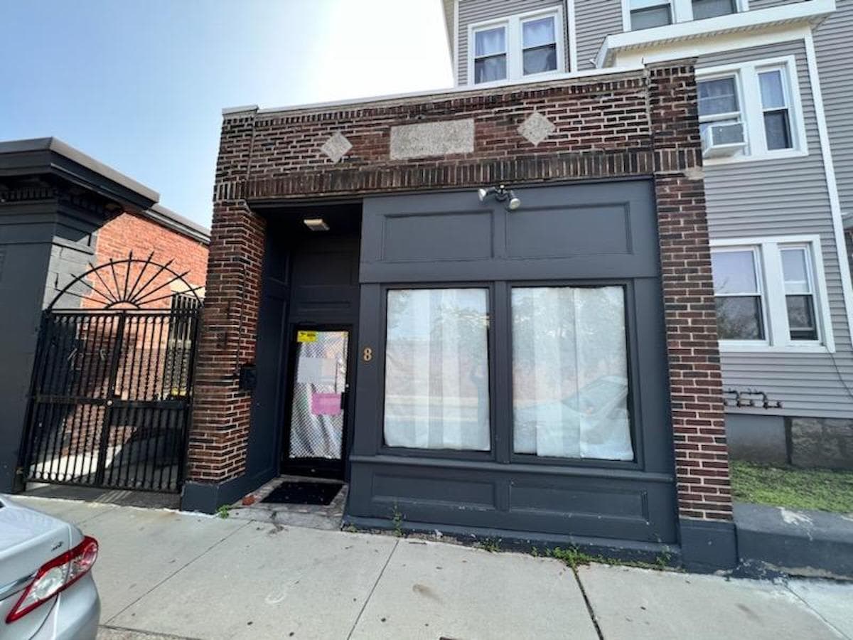 Mario's Pizzeria to Reopen in Hyde Square