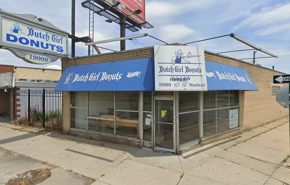 Dutch girl donuts exterior reopen in 2024