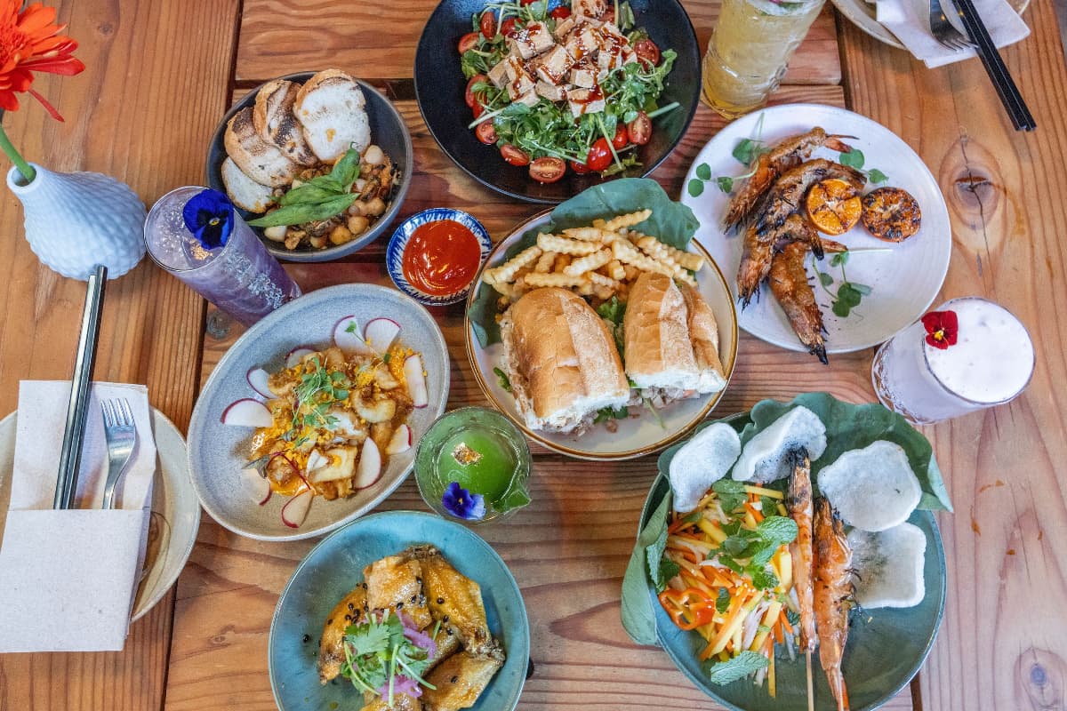 XOM RESTAURANT NOW OPEN