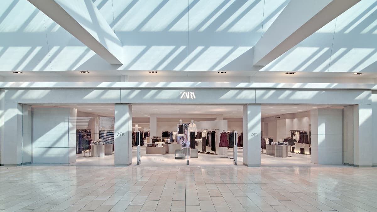 Zara Integrates Fashion And Technology In New Flagship Store In Topanga