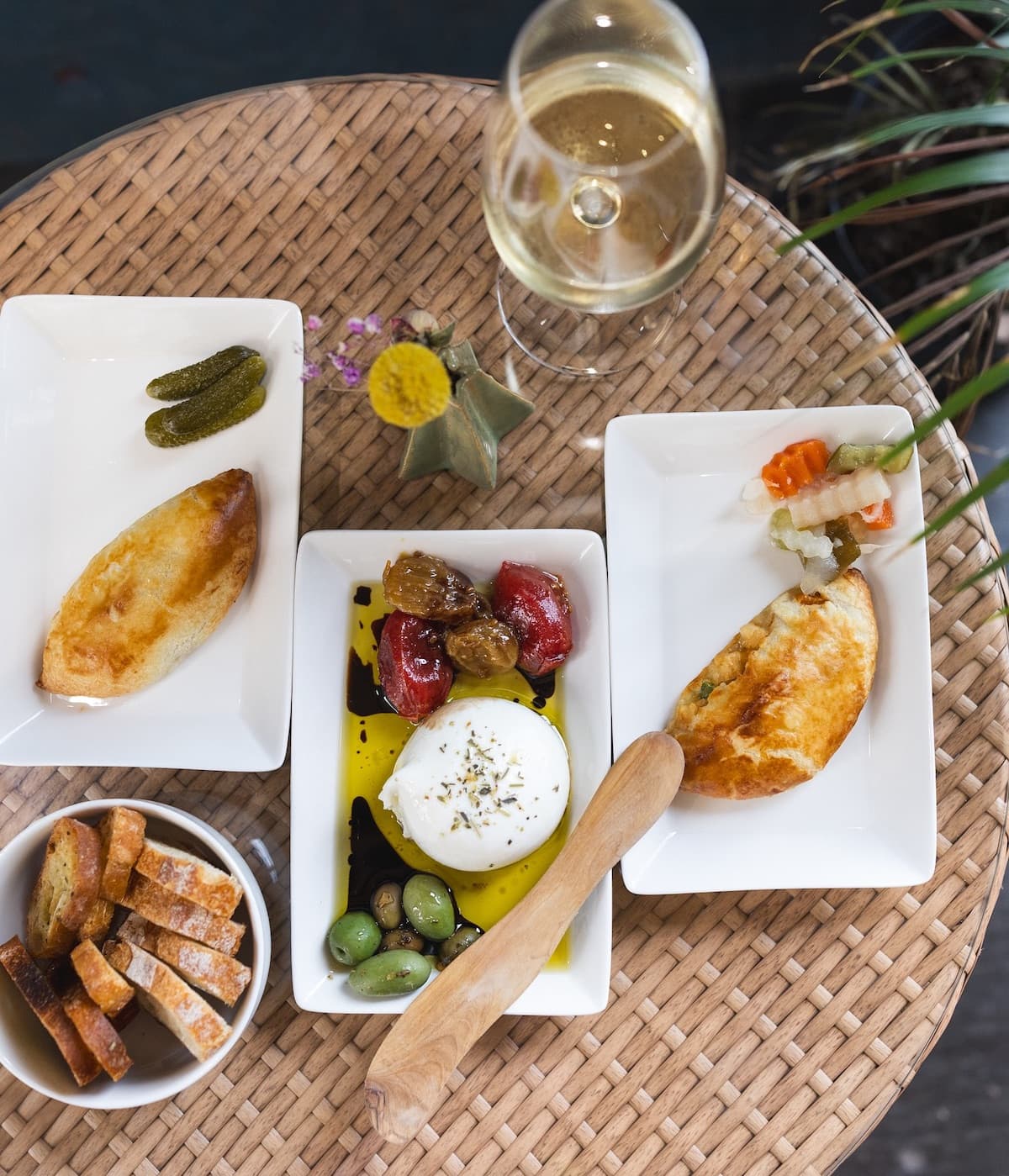 Wine Bar Adega Azul Adding Live Entertainment