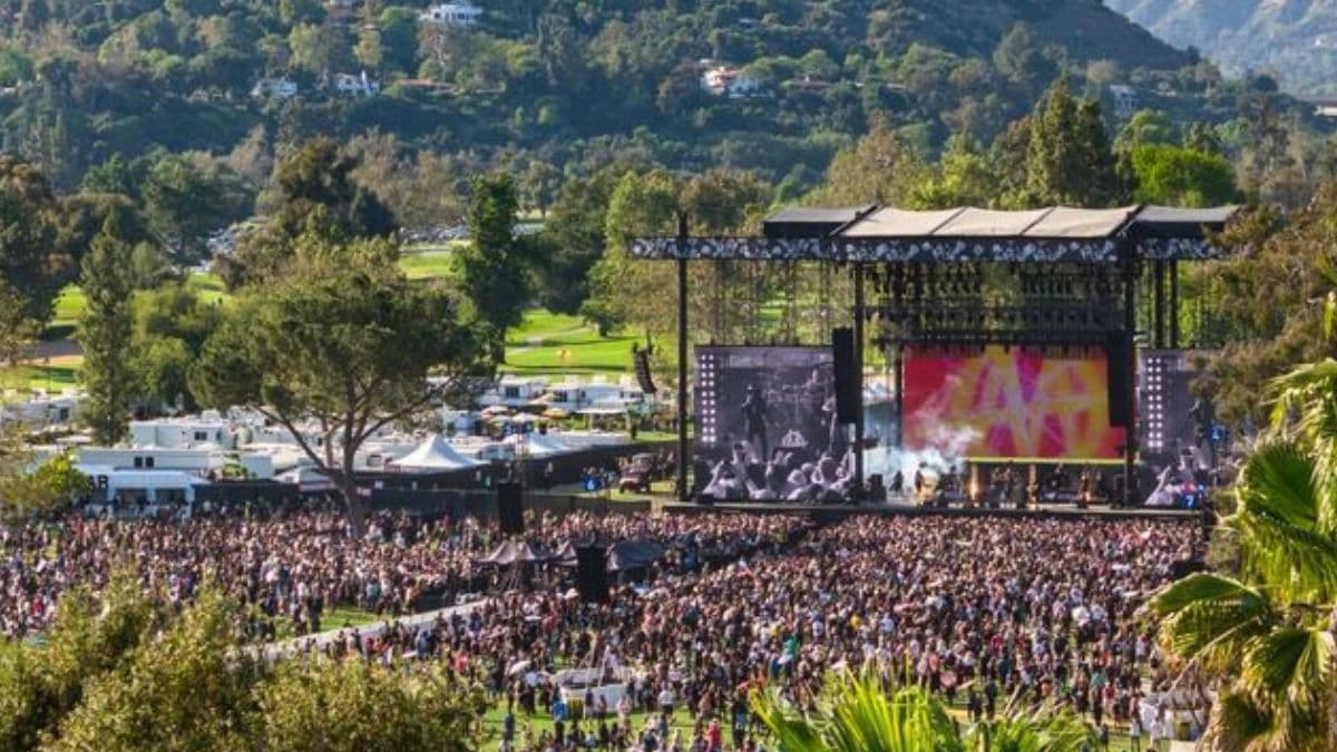 A One-Day Music Spectacle Bringing Together the Best of the 80s Alternative Genre for Fans.