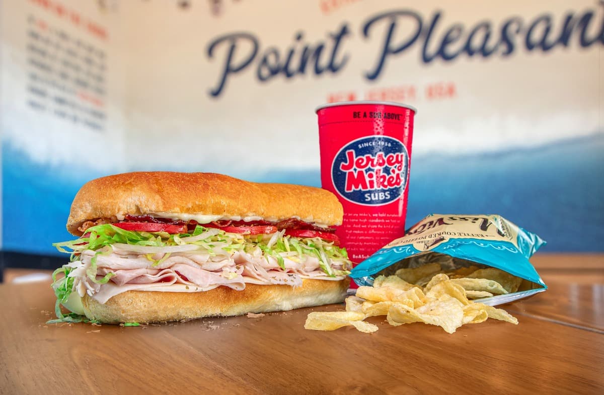Jersey Mike’s Subs Opening in Bay Park