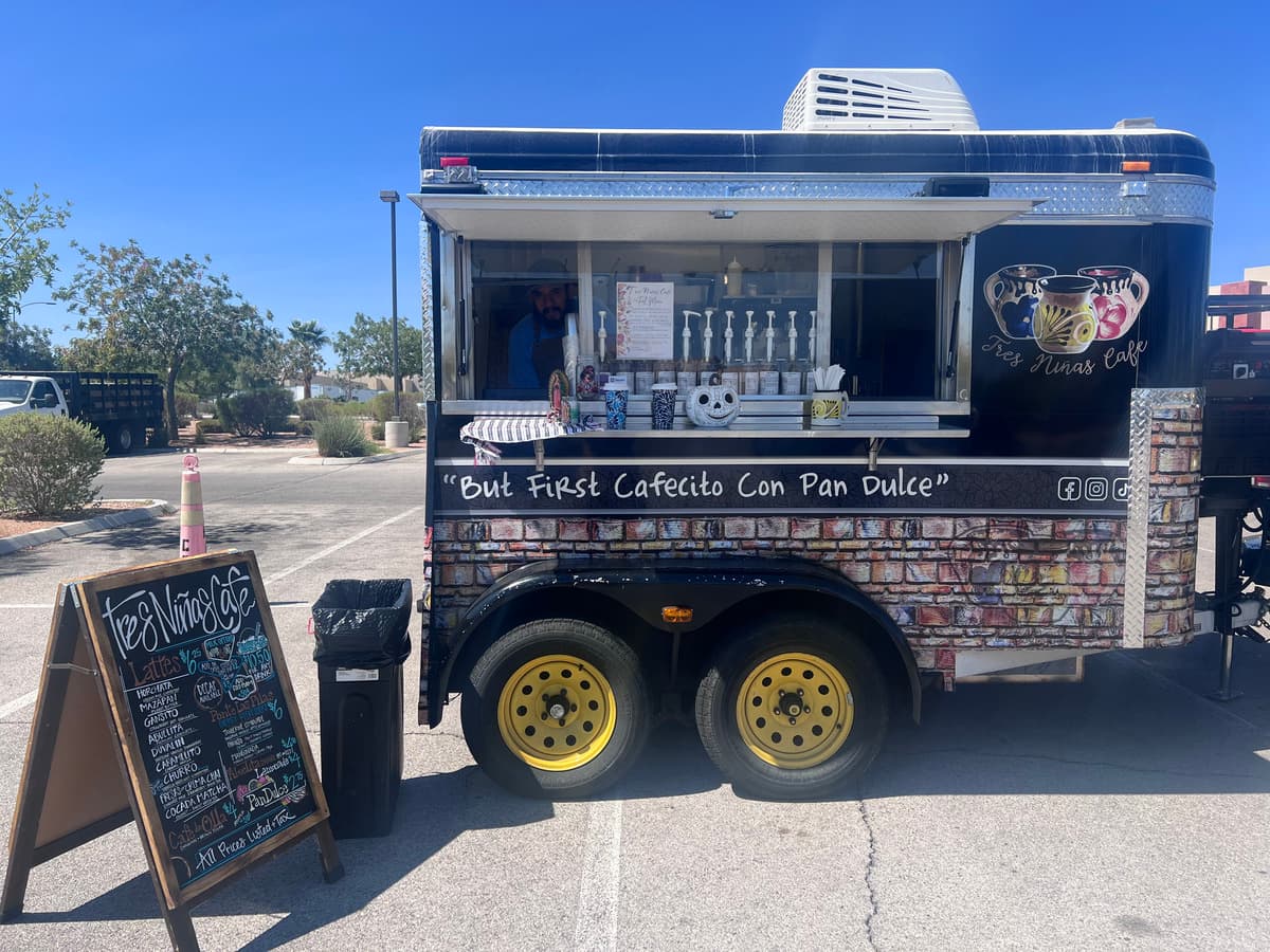 Tres Niñas Cafe Snags a Spot in the Fantastic Indoor Swap Meet