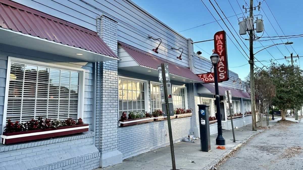Mary Mac's Tea Room Outside