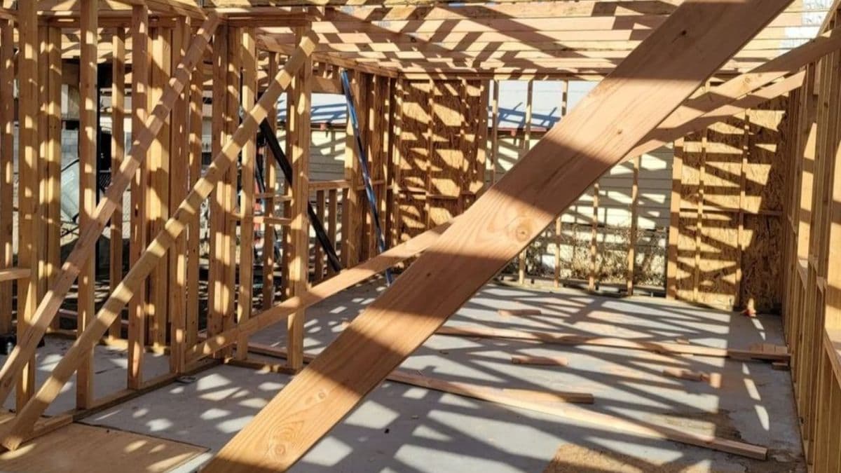 Savi Construction LLC filed for Chapter 11 with the California Eastern Bankruptcy Court on November 26