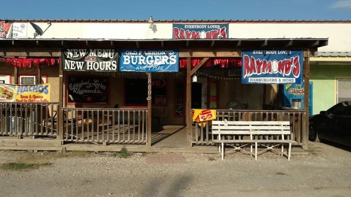 Everybody Loves Raymond’s has closed its Downtown San Antonio location, while its Pleasanton Road restaurant remains open.