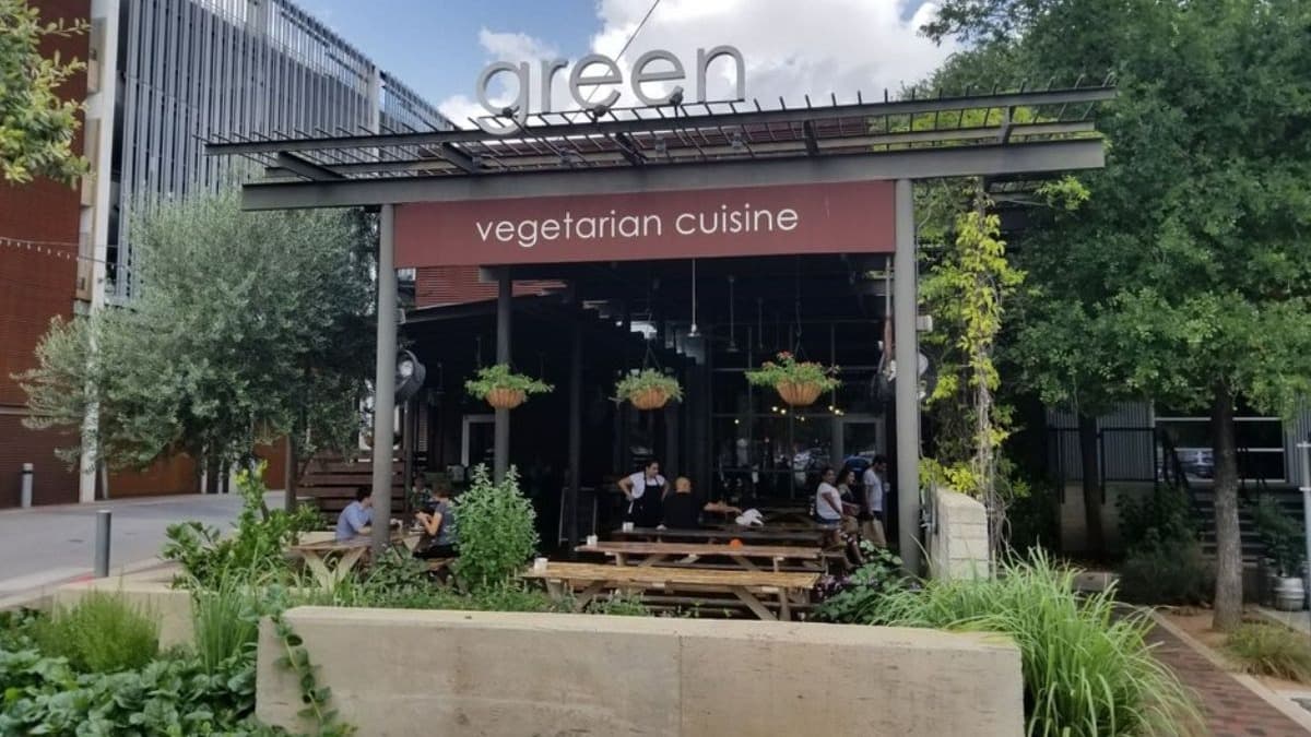 Green Vegetarian Cuisine, a fully plant-based restaurant, is forced to close due to difficult industry conditions.