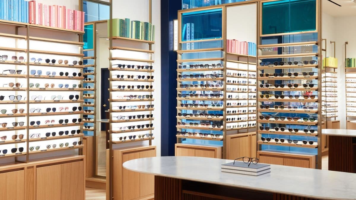 Inside the collection at the Warby Parker store (Source: Official)