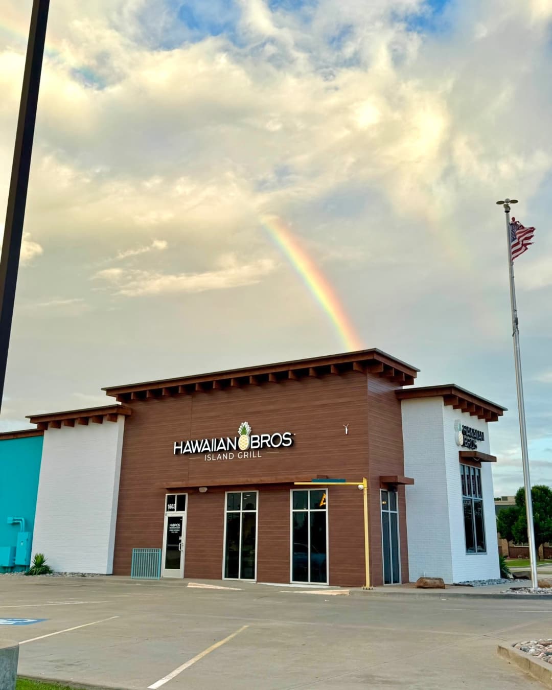 Hawaiian Bros to Open a Pasadena Location