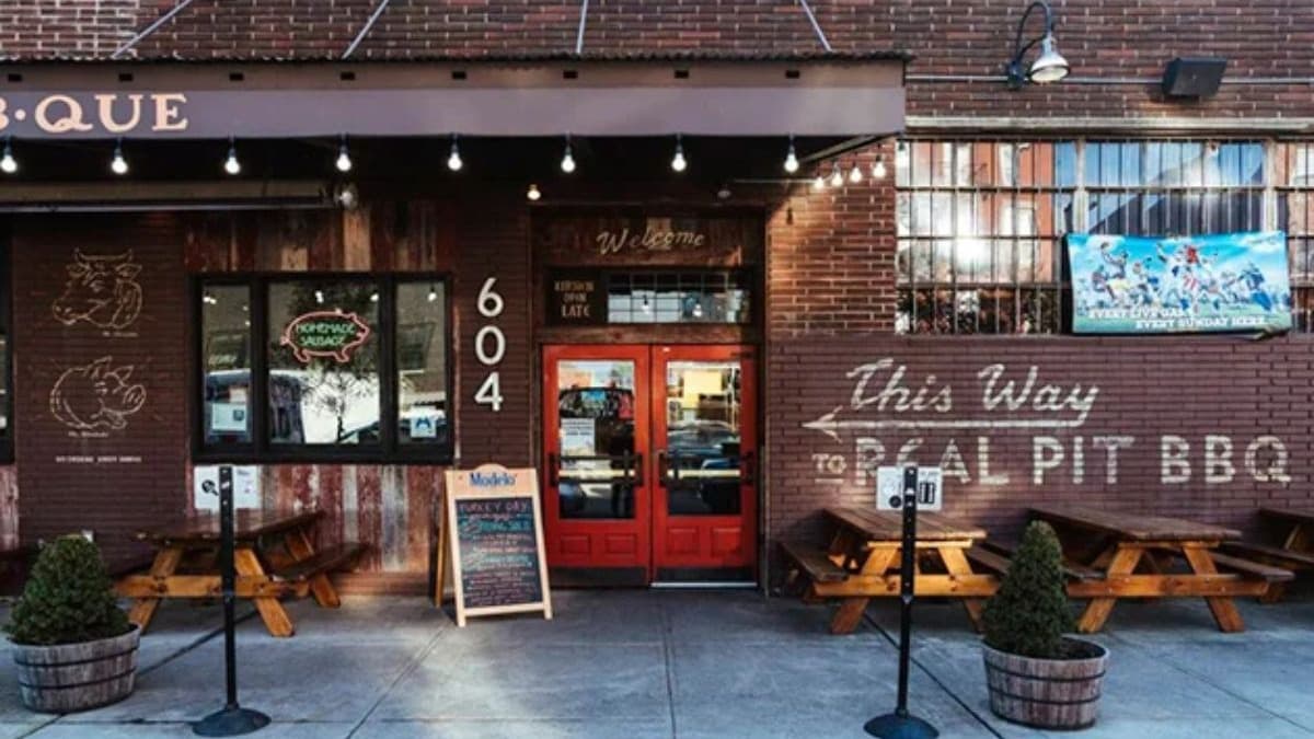 The iconic barbecue restaurant chain’s lease ended at the Brooklyn location, leading to permanent closure after serving the community for 15 years.