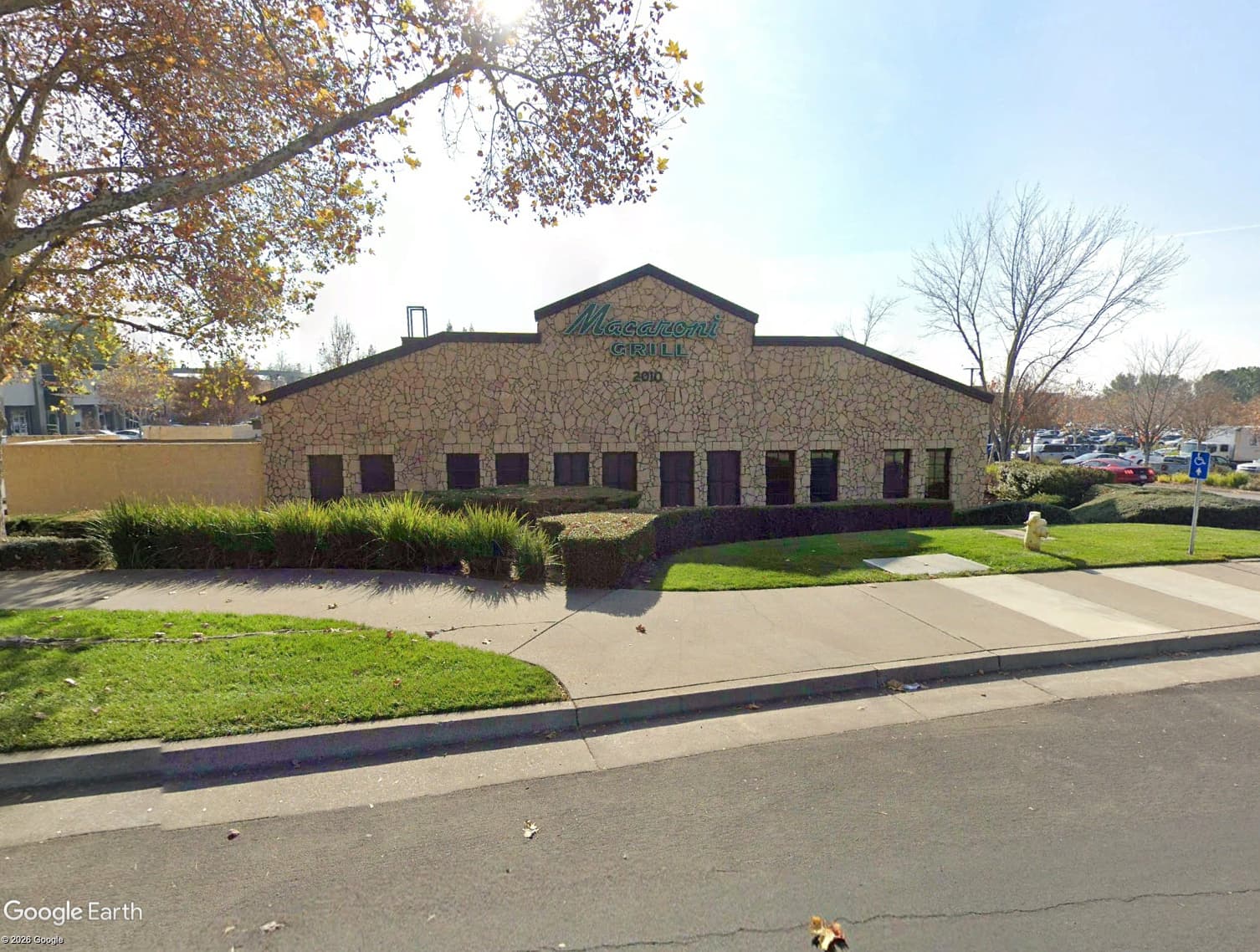 Lao Hu Tong Dumpling House to Take Over Former Macaroni Grill Space in Roseville