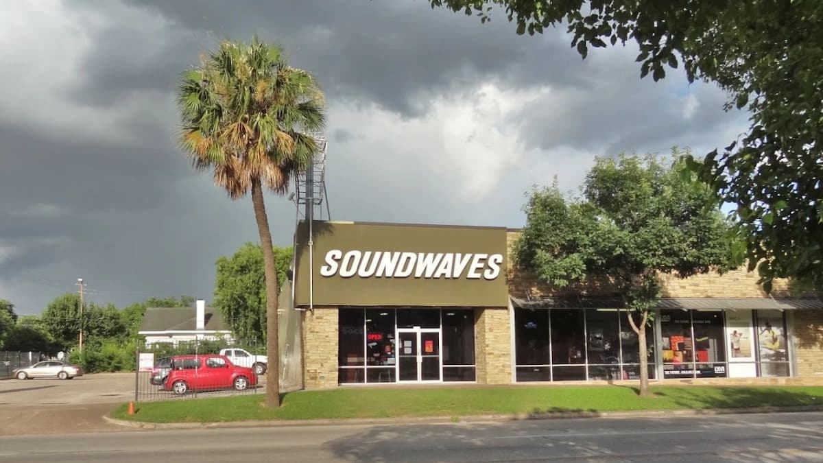 Street view of Soundwaves store in Montrose