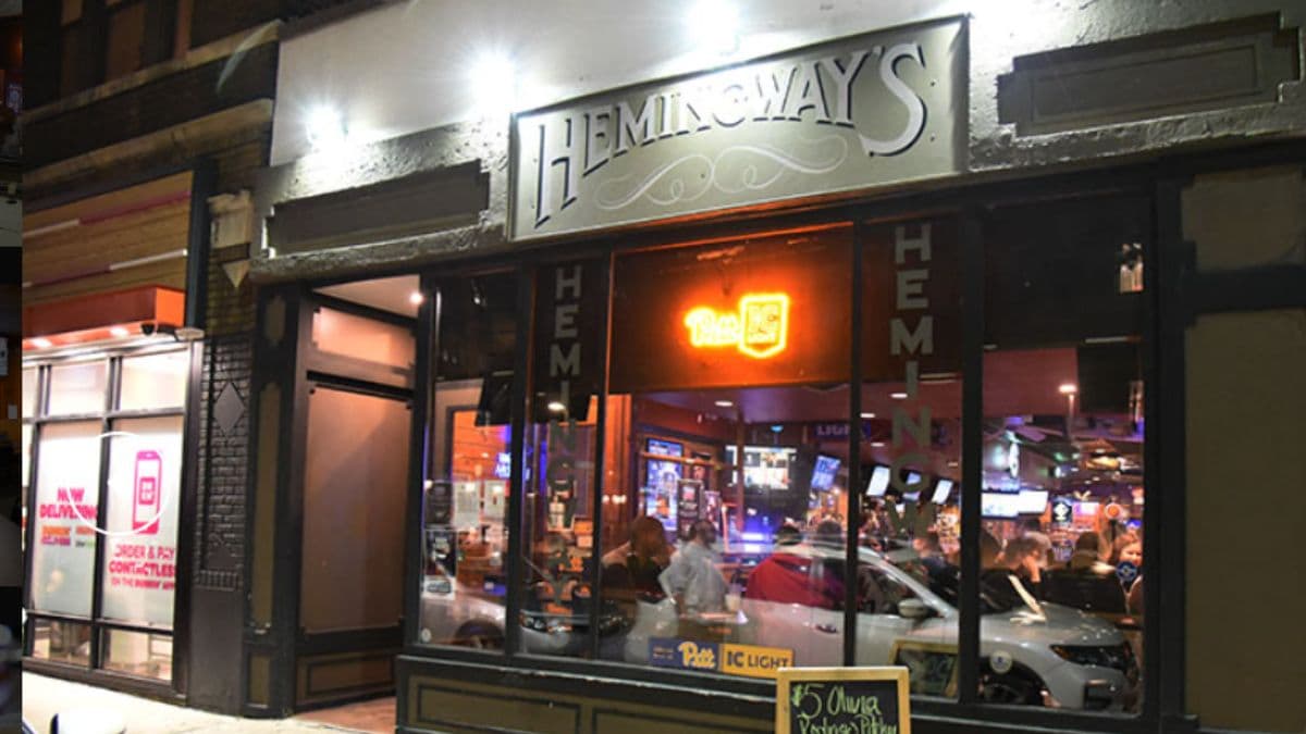 Hemingway’s Cafe's storefront image