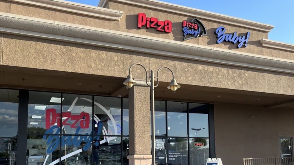 Exterior of Pizza Baby restaurant in Las Vegas (Amanda M. | Yelp)
