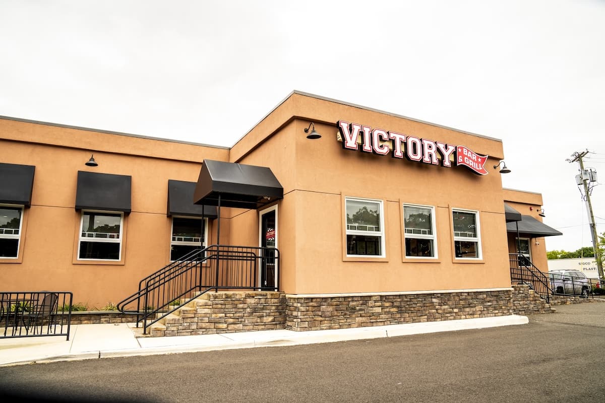Victory Bar & Grill