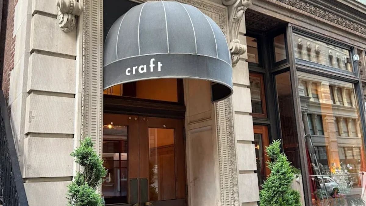 Entrance of Craft fine dining restaurant in New York (Ryan Waggoner | Google Reviews)
