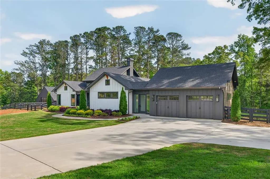 Private Acreage and Indoor-Outdoor Design in North Georgia