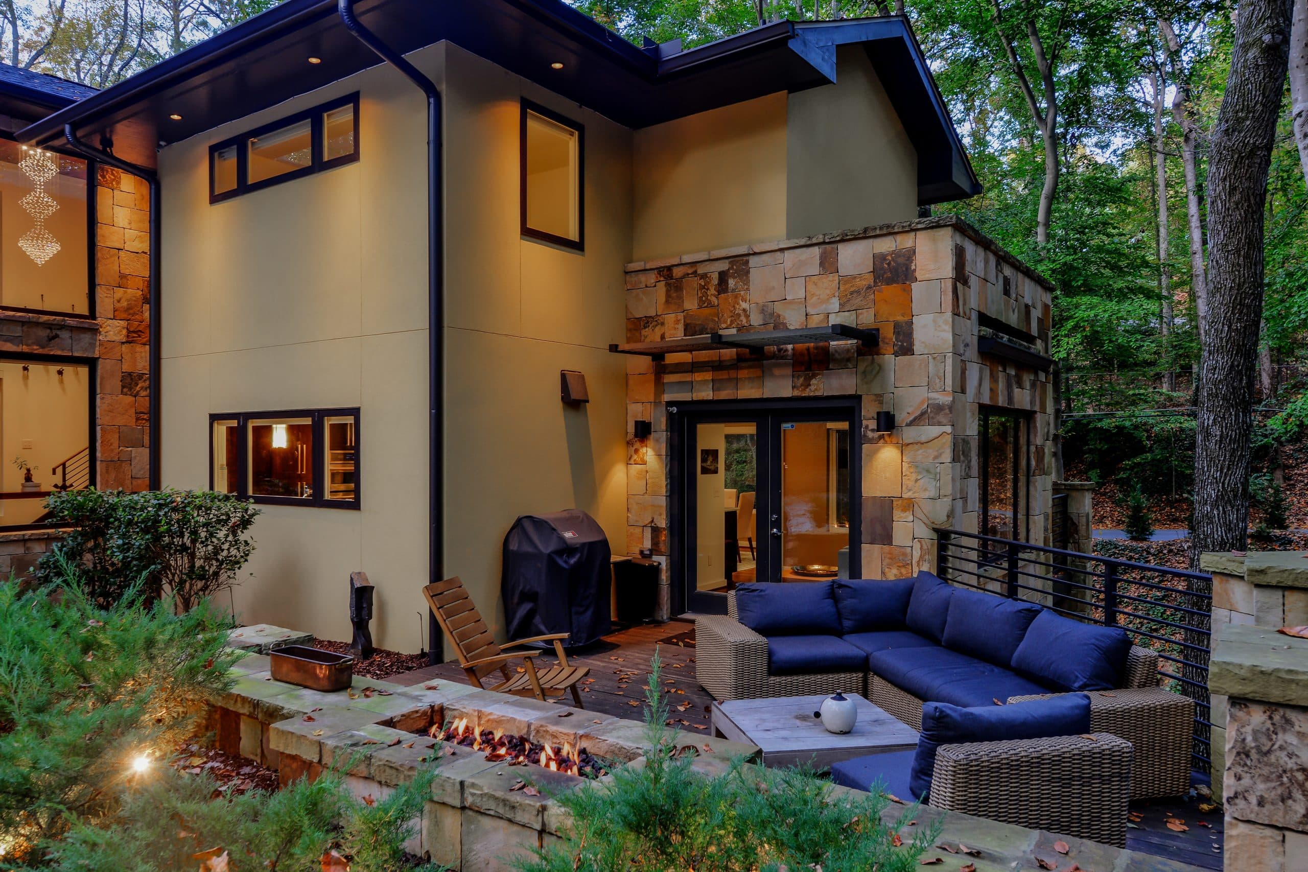 A Frank Lloyd Wright–Inspired Retreat on a Wooded Acre in Buckhead