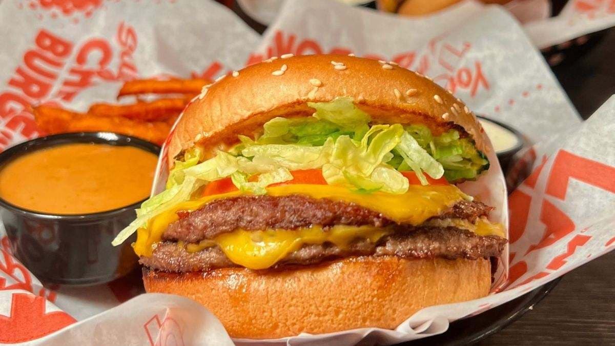 Popular Casual Dining Chain Plans More Closures as It Undergoes Major Business Shift
