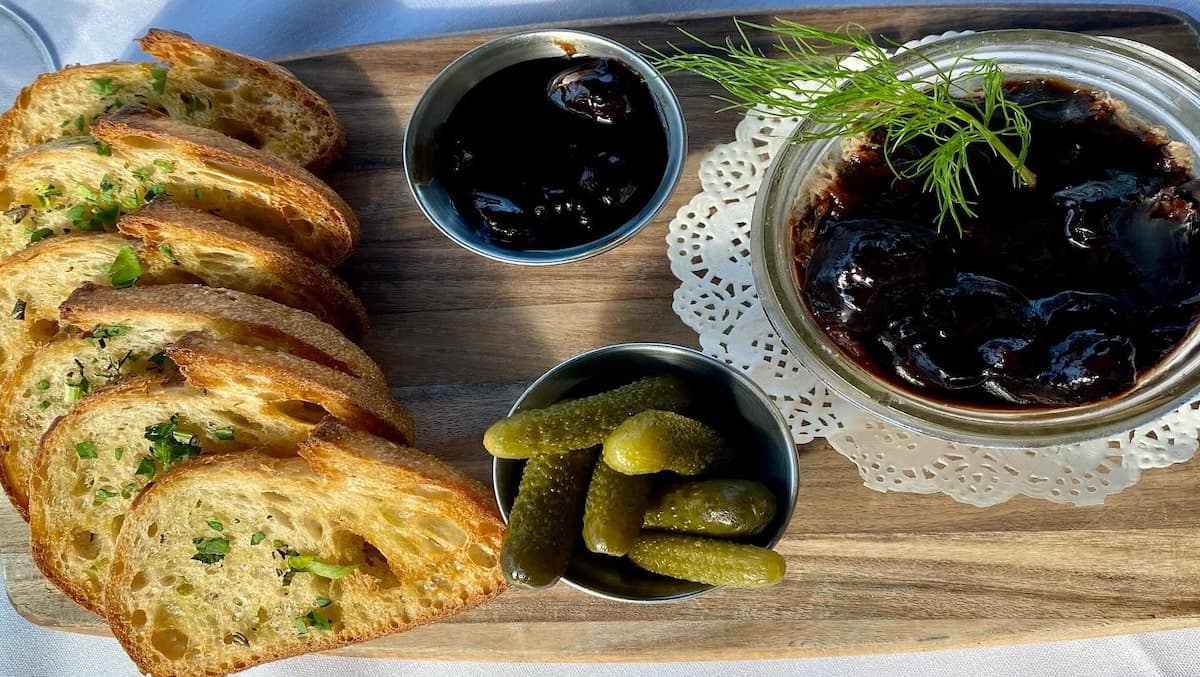 Olea Expands, Adds Private Dining Area