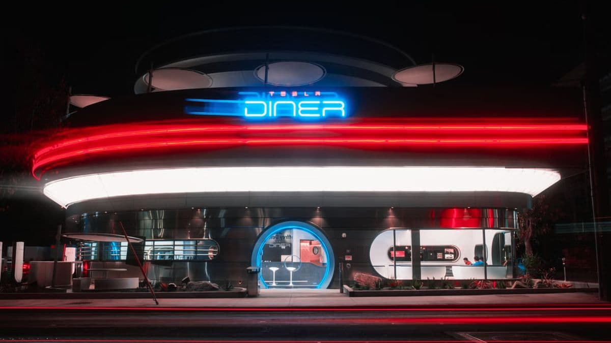 Visitors can enjoy hot dogs, burgers, wings, and hand-spun milkshakes served in Cybertruck-shaped boxes