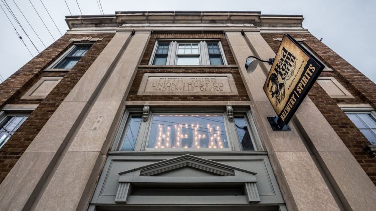 Bad Tom Smith Brewery's storefront image