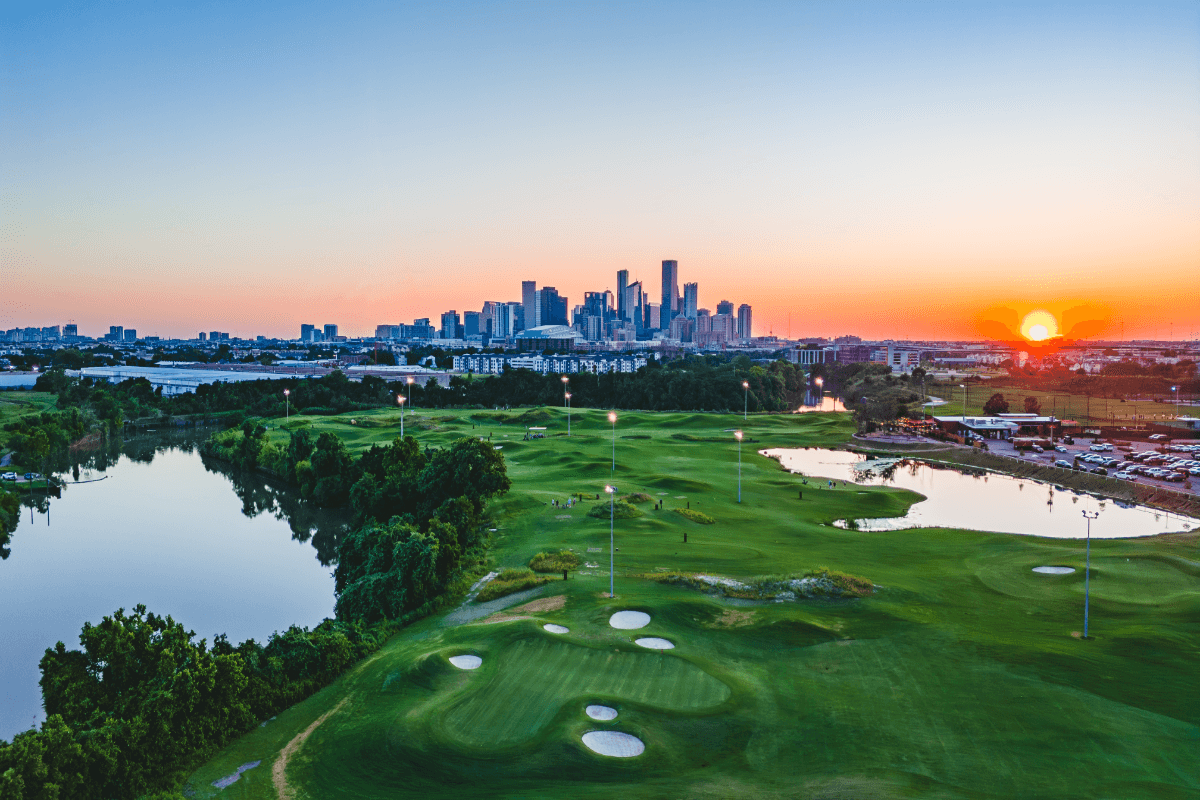 The Team Behind the Rustic Introduces Birdies Icehouse with Expansive Event Space and Skyline Sunset Views at East River