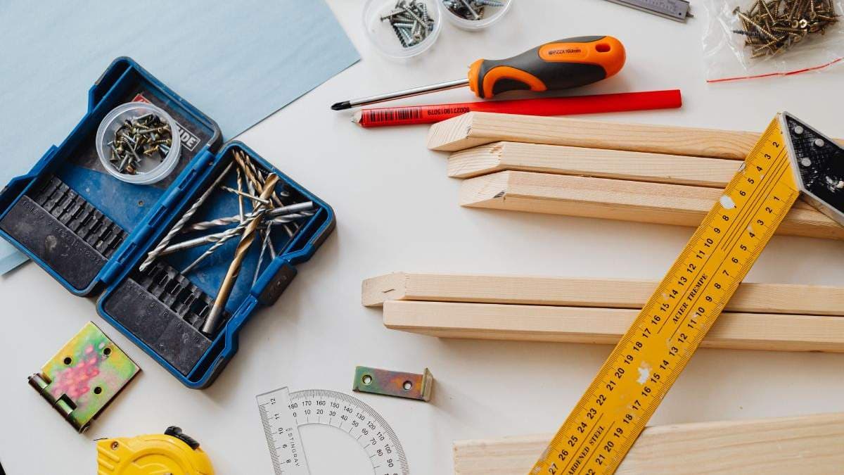 Vanguard Custom Woodwork Inc. files for bankruptcy.