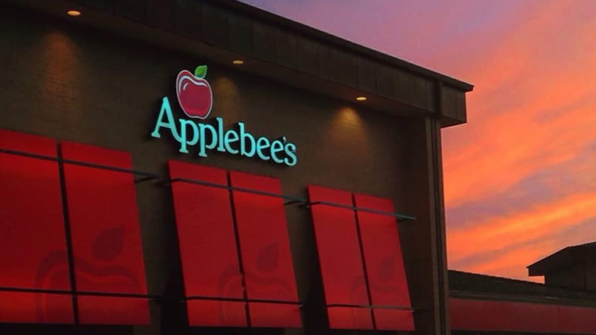 Applebee's offers free kids' meals for Easter.